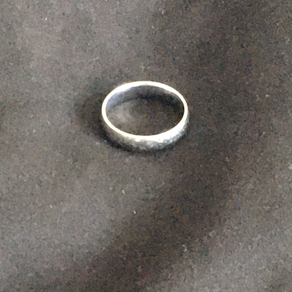 Smooth Silver Wedding Band - Picture 1 of 2